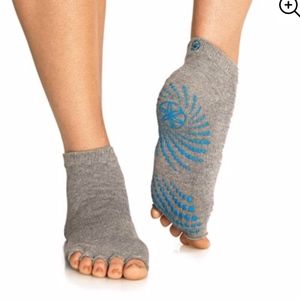 2 NWT GAIAM TOELESS YOGA SOCKS 2 PACK